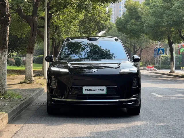 Nio ES8 — Фото автомобиля 2