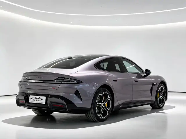 Xiaomi SU7 — Фото автомобиля 25