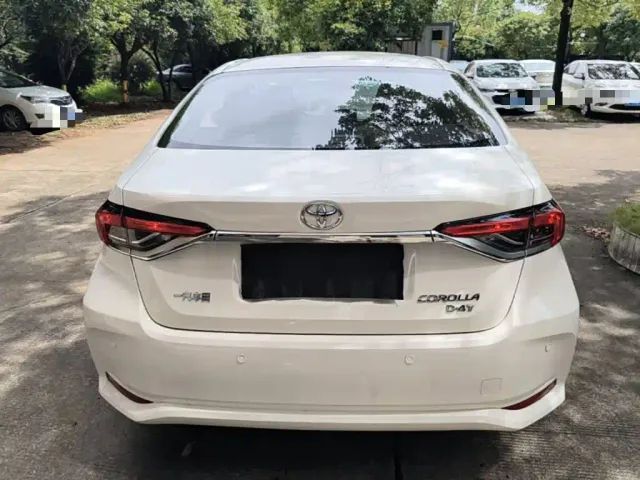 Toyota Corolla — Фото автомобиля 5