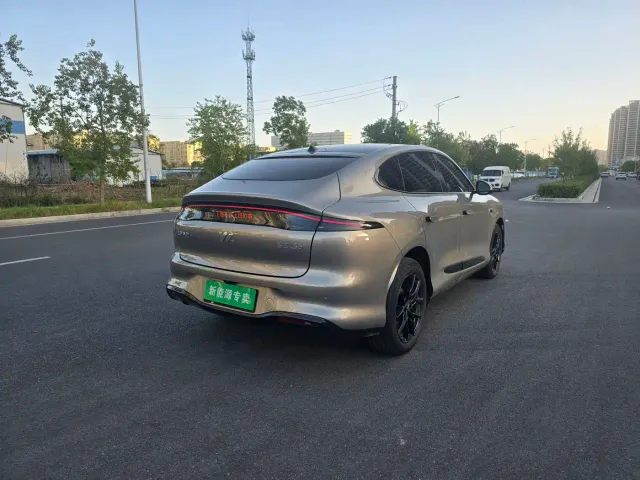 IM Motors LS6 — Фото автомобиля 9