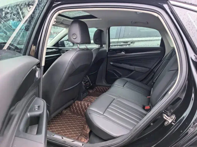 Volkswagen Passat — Фото автомобиля 7