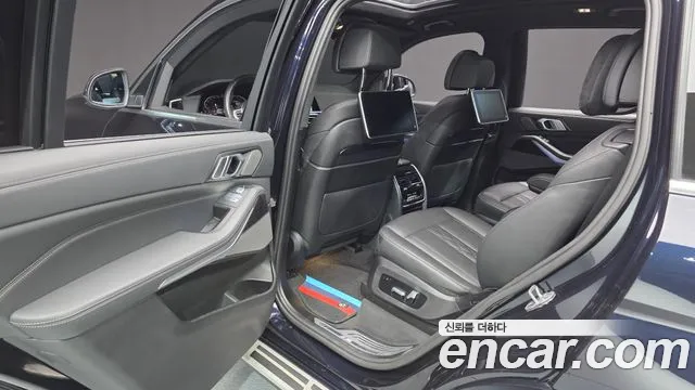BMW X7 — Фото автомобиля 11