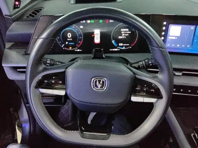Changan CS75 Plus — Фото автомобиля 15