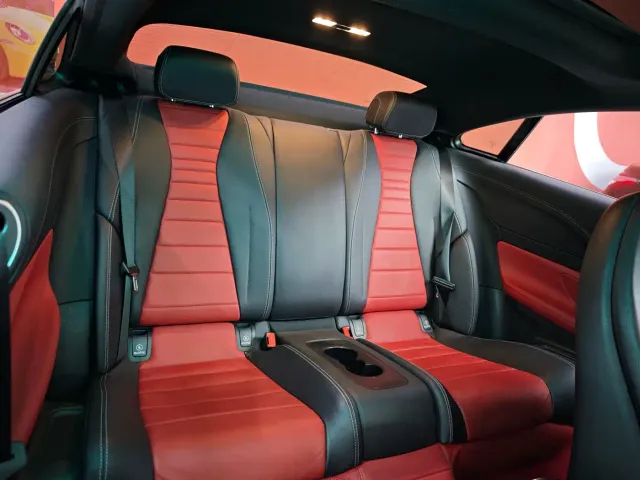 Mercedes-Benz E-Class — Фото автомобиля 11