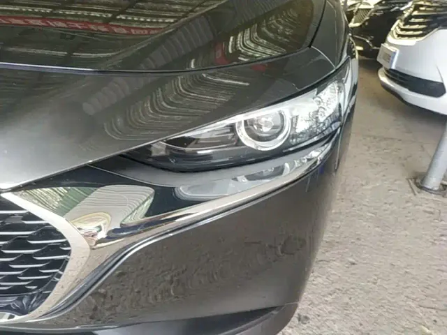 Mazda Axela — Фото автомобиля 23