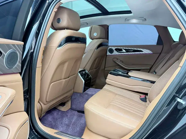 Hongqi H9 — Фото автомобиля 10