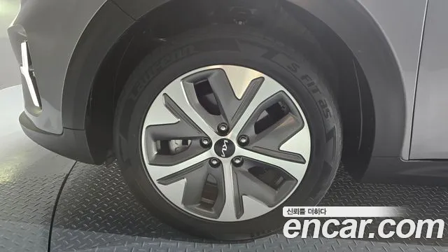 Kia Niro Niro Plus Air — Фото автомобиля 5
