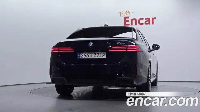 BMW 5-Series — Фото автомобиля 4