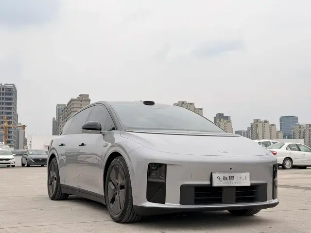 Li Auto i6 — Фото автомобиля 3