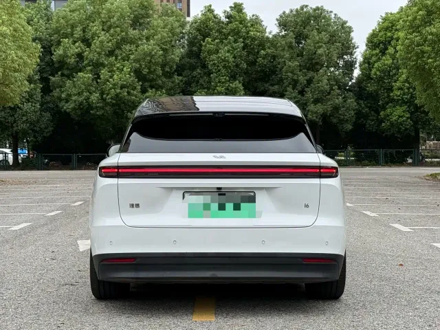 Li Auto i6 — Фото автомобиля 5