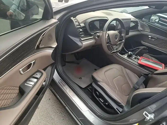 BYD Han — Фото автомобиля 15