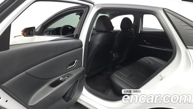 Hyundai AVANTE Avante (CN7) — Фото автомобиля 26