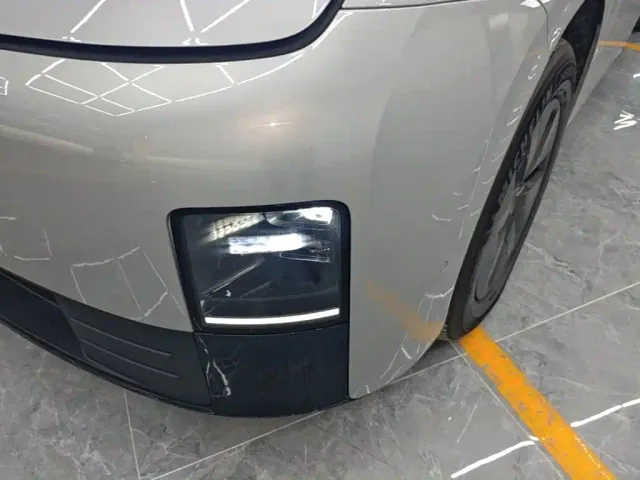 Li Auto MEGA — Фото автомобиля 23