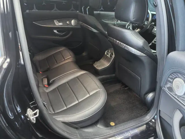 Mercedes-Benz E-Class — Фото автомобиля 8