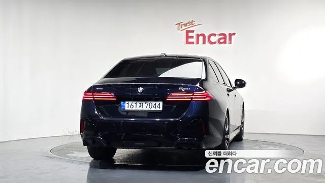 BMW 5-Series 5 серия (G60) 530i xDrive M Sport — Фото автомобиля 3