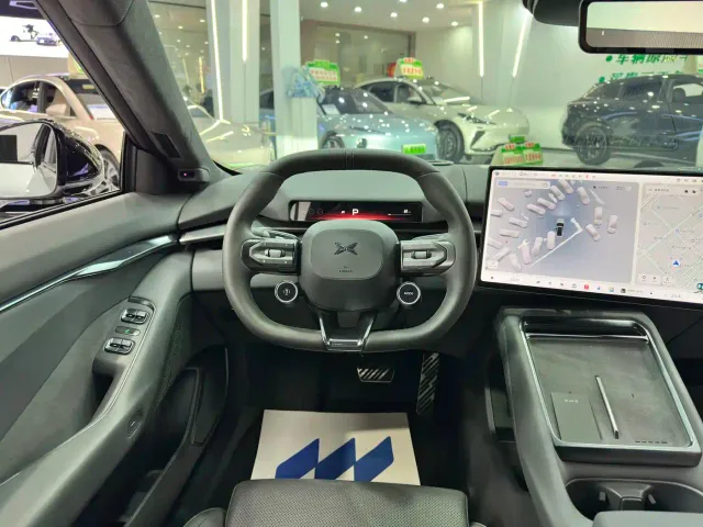 Xpeng P7 — Фото автомобиля 4