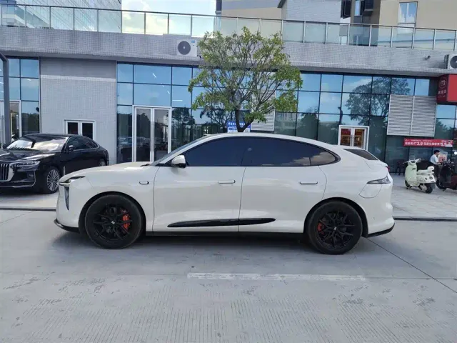IM Motors LS6 — Фото автомобиля 3