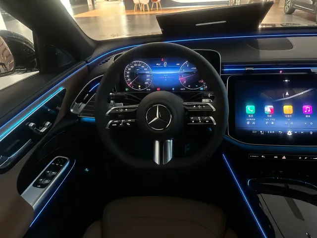 Mercedes-Benz E-Class — Фото автомобиля 5