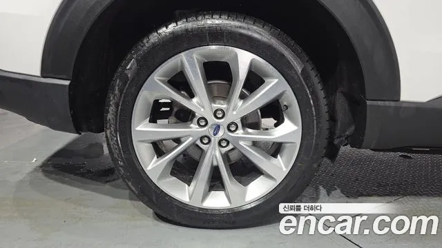 Ford Explorer Explorer 6 поколение 3.0 Platinum 4WD — Фото автомобиля 5