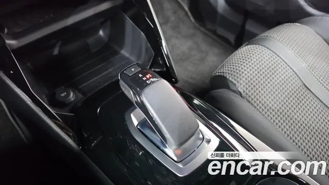 Peugeot 2008 2nd Gen — Фото автомобиля 12