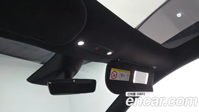 Tesla Model Y — Фото автомобиля 18