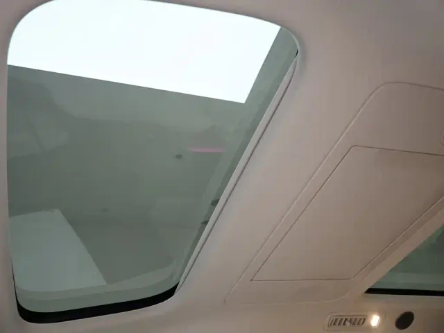 Li Auto MEGA — Фото автомобиля 18