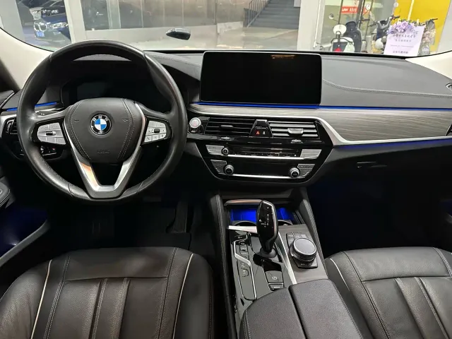 BMW 6 Series Gran Turismo — Фото автомобиля 5