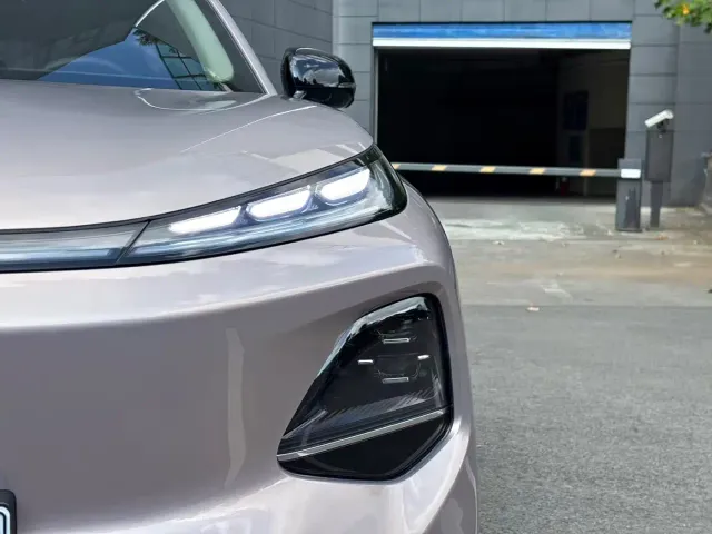 Changan Qiyuan Q05 — Фото автомобиля 4