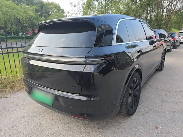 Li Auto L7 — Фото автомобиля 6