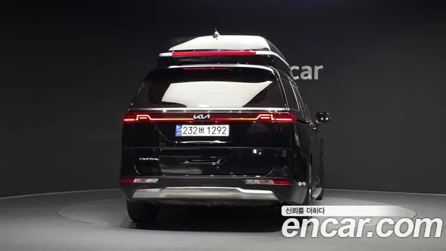 Kia Carnival Generation 4 — Фото автомобиля 3