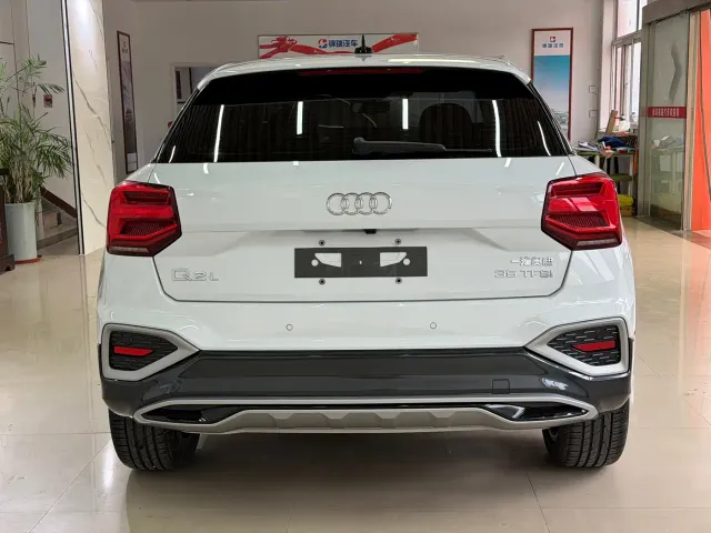 Audi Q2L — Фото автомобиля 4