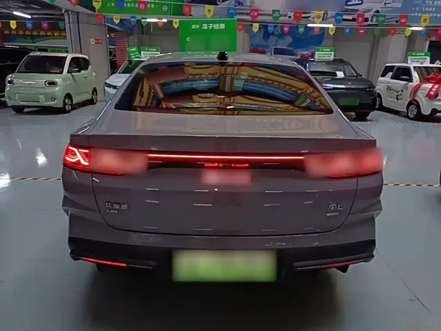 BYD Qin L — Фото автомобиля 5