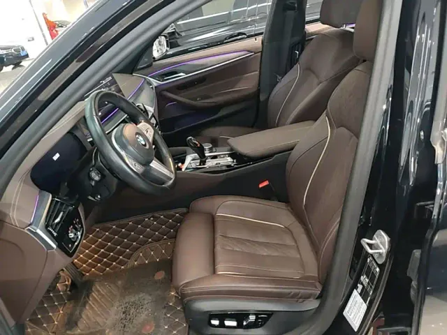 BMW 5 Series — Фото автомобиля 14