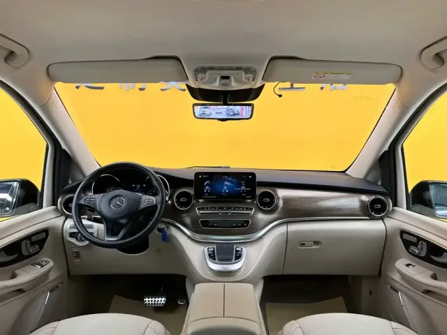 Mercedes-Benz V-Class — Фото автомобиля 13