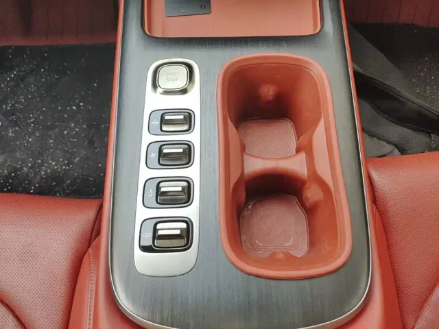 Xiaomi SU7 — Фото автомобиля 13