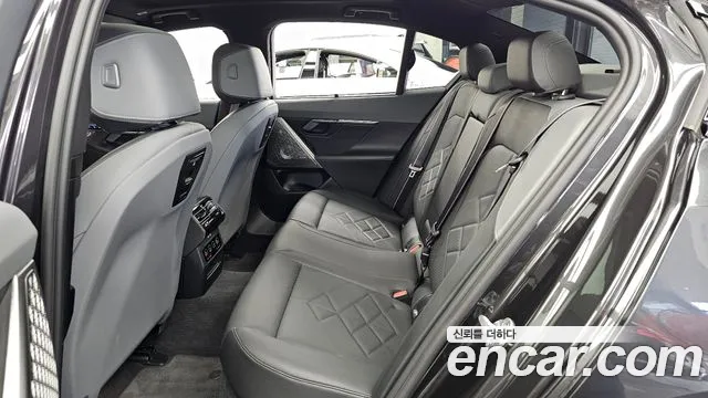 BMW 5-Series 5 серия (G60) — Фото автомобиля 22