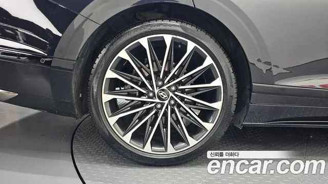 Hyundai Grandeur GN7 — Фото автомобиля 5