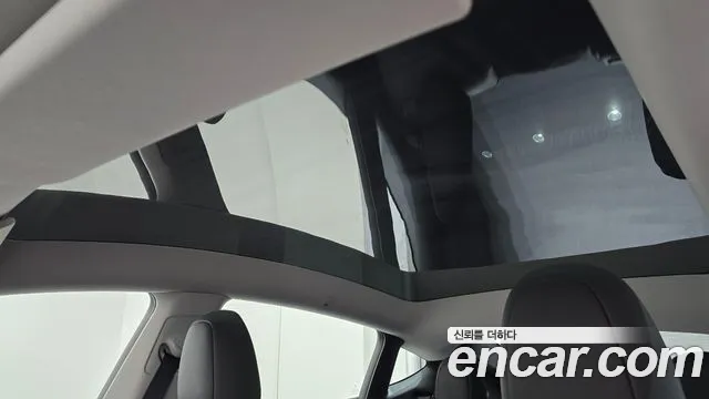 Tesla Model Y — Фото автомобиля 20