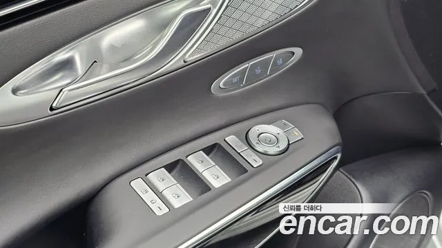 Genesis GV70 — Фото автомобиля 23