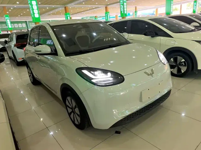 Wuling Bingo — Фото автомобиля 3