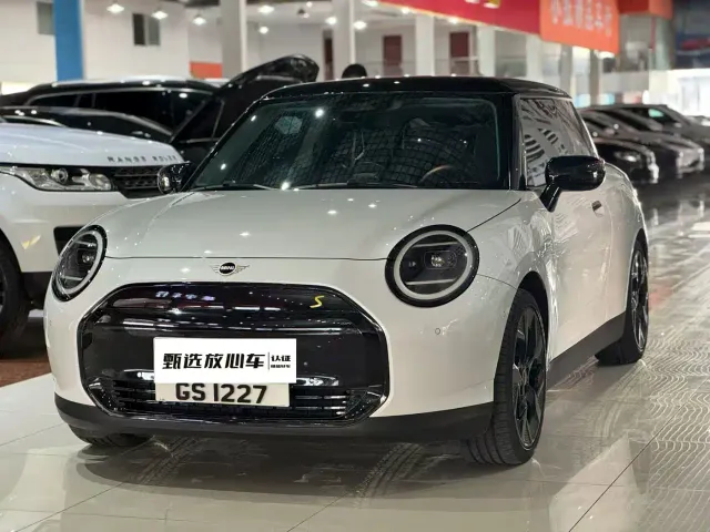 Фотография автомобиля — MINI Cooper