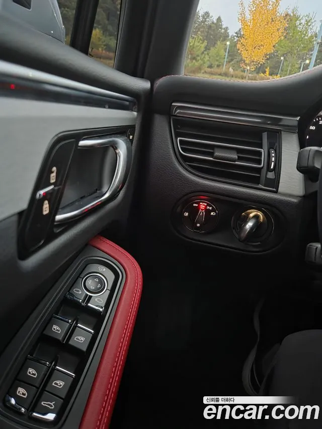 Porsche Macan — Фото автомобиля 7