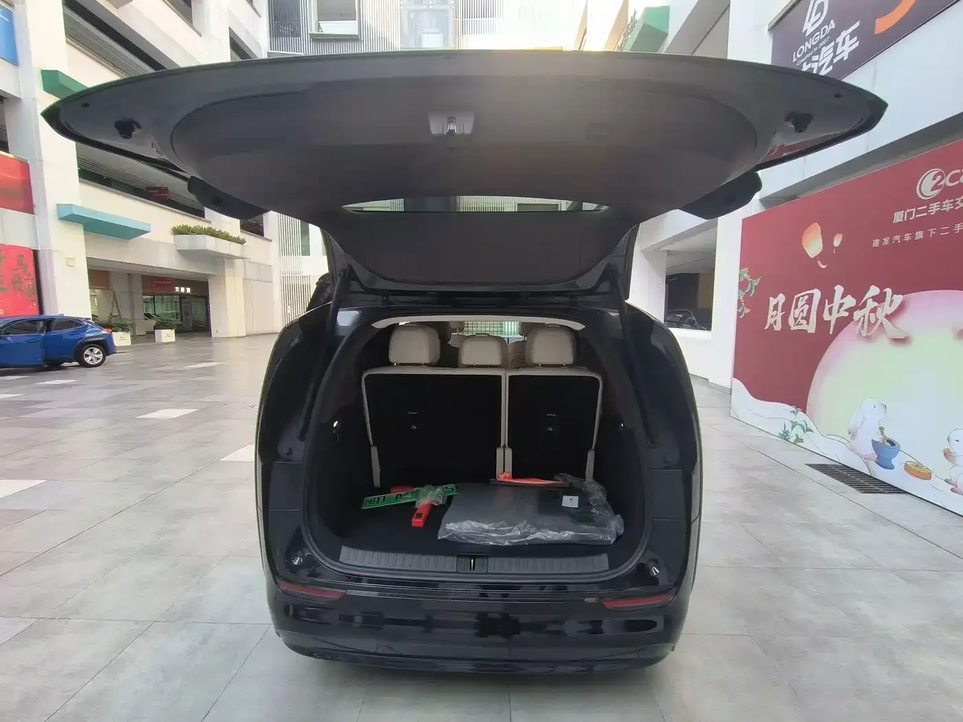 Li Auto Li Auto MEGA 2024 Ultra — Фото автомобиля 10