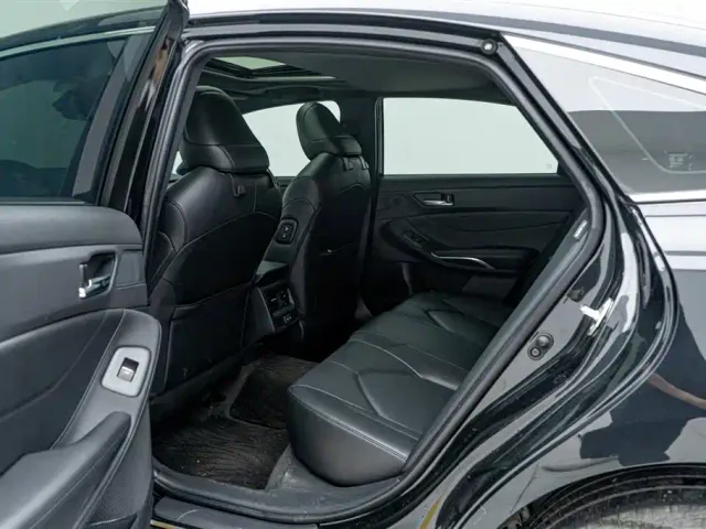 Toyota Avalon — Фото автомобиля 21