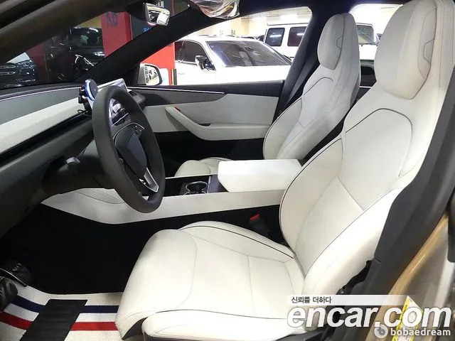 Tesla Model Y — Фото автомобиля 8