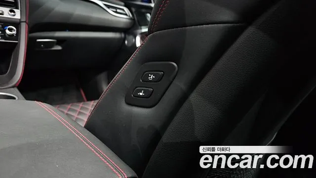 Genesis G70 — Фото автомобиля 24