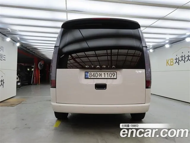 Hyundai Staria Staria — Фото автомобиля 3