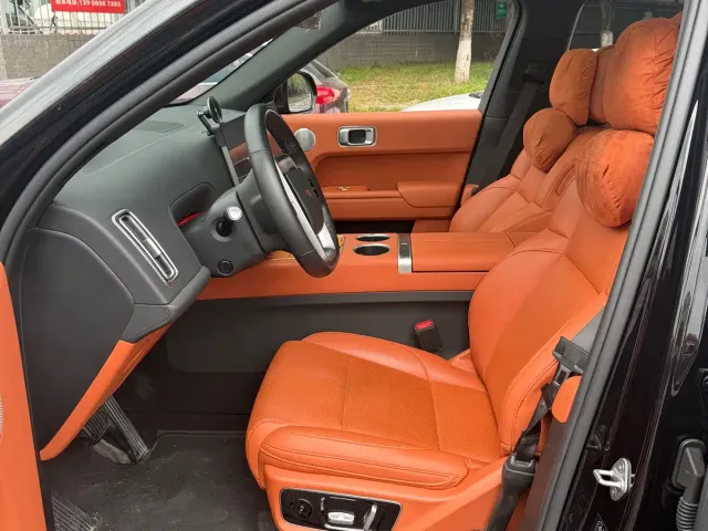 Li Auto L7 — Фото автомобиля 12