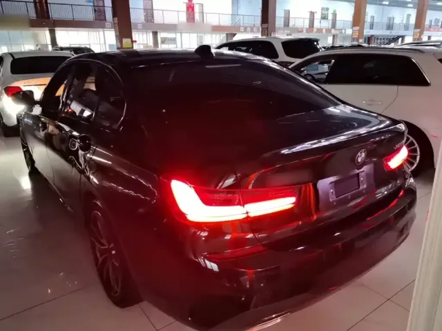 BMW 3 Series — Фото автомобиля 4