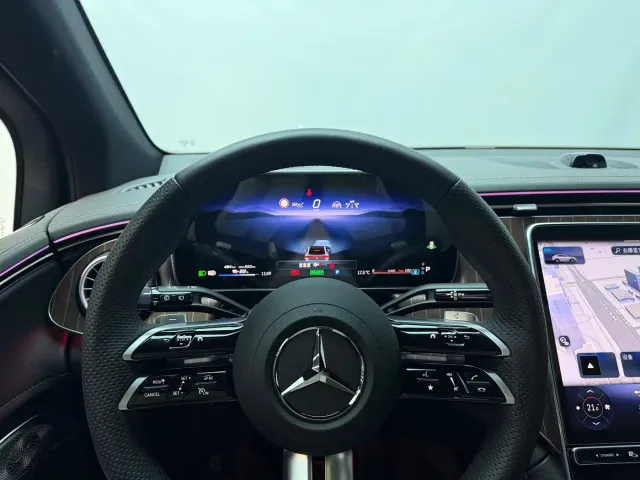 Mercedes-Benz EQE SUV — Фото автомобиля 9